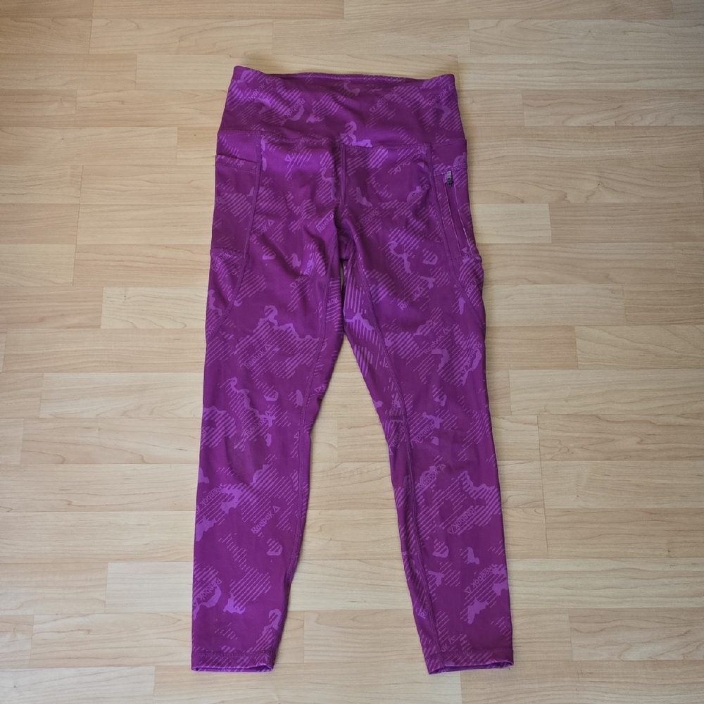 Reebok Printed Prime Highrise 7/8 Legging with 25" Inseam and Side Zippe Size SP